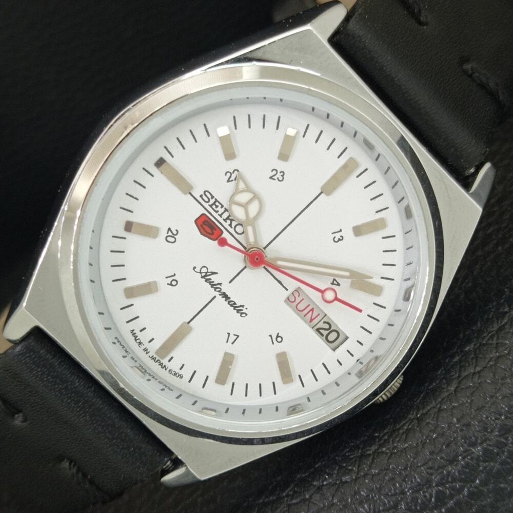 Vintage 1984 Seiko Automatic Mens Silver Watch W/daydate & Red accents